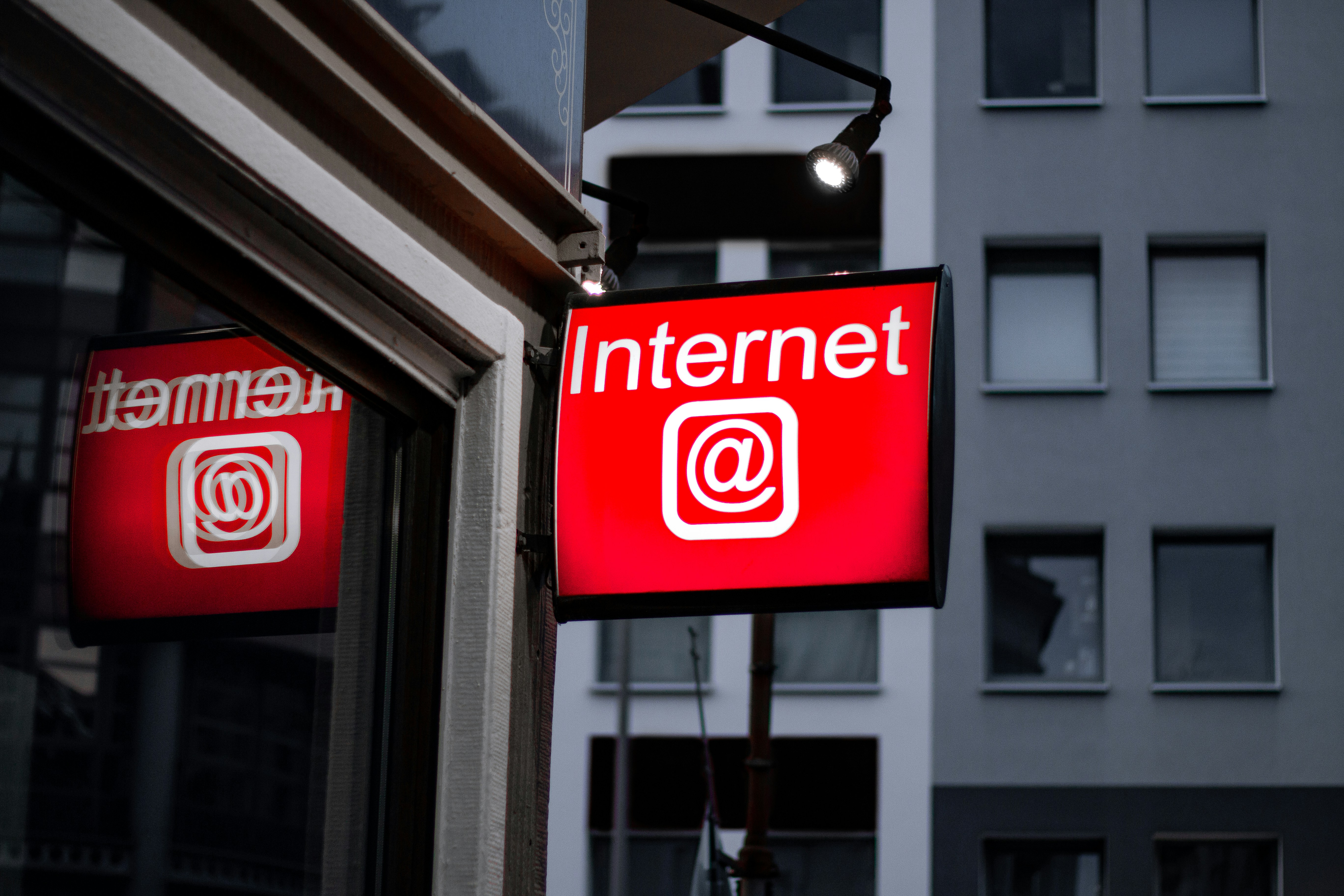 Internet LED signage